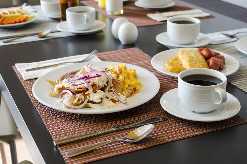 Casa Inn Galerias Celaya Екстер'єр фото